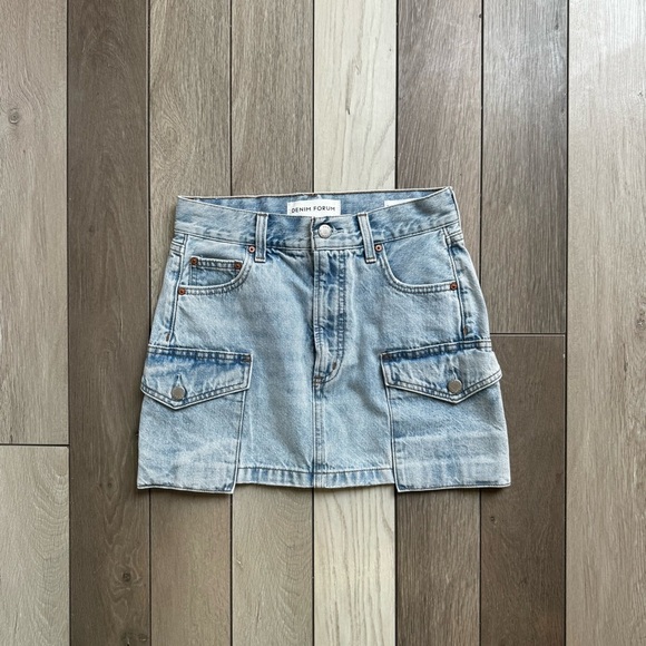 Aritzia Denim Forum Mid-Rise Cargo Skirt | Size: 23 | Excellent Condition - Picture 1 of 7